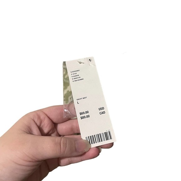 NWT Urban Outfitters Green & White Satin Olympia Print Crop Pants - Picture 9 of 15